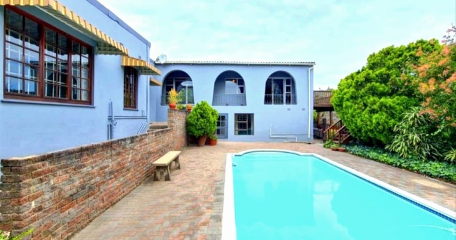 4 Bedroom Property for Sale in Nahoon Valley Park Eastern Cape